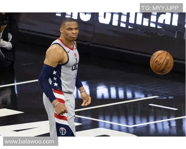 拉塞尔威斯布鲁克的篮球传奇与职业生涯的辉煌瞬间回顾